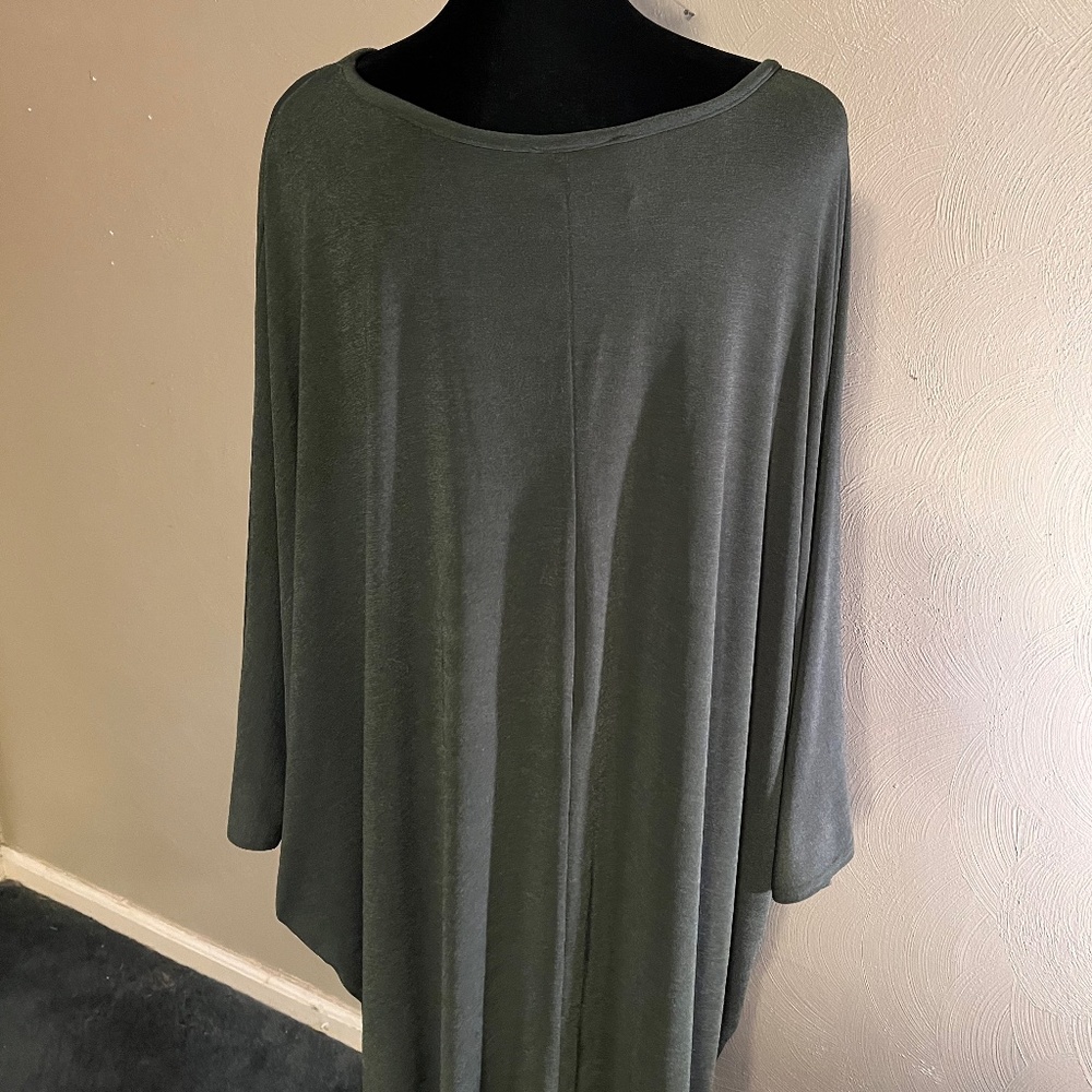 Dolman sleeve Green top plus-size